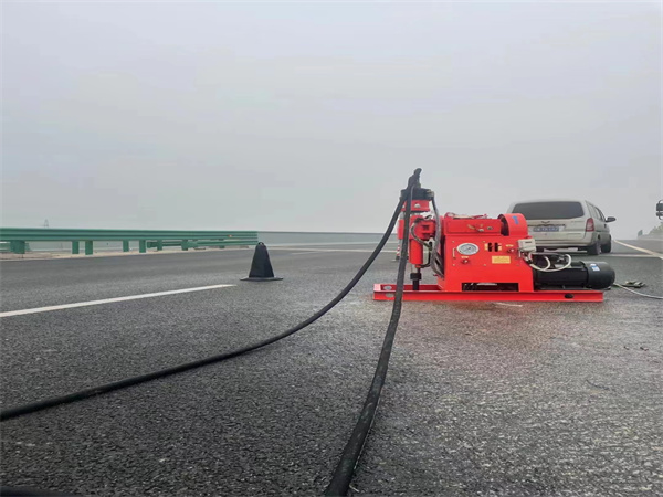 定城镇马路路基路面开裂下沉注浆加固灌浆